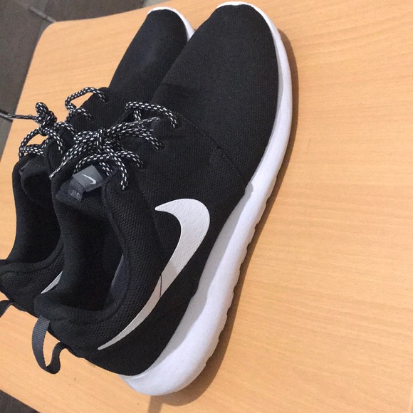black and white roshes